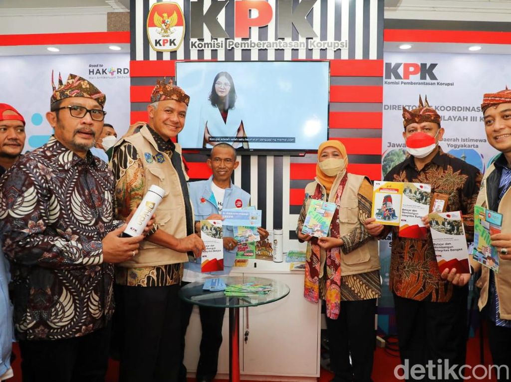 Khofifah Komitmen Berantas Korupsi Melalui Pengamanan Aset Daerah Khofifah Komitmen Berantas Korupsi Melalui Pengamanan Aset Daerah