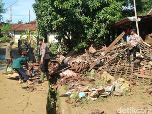 Banjir di Sinomwidodo Pati: 2.528 Jiwa Terdampak, 1 Warga Meninggal Banjir di Sinomwidodo Pati: 2.528 Jiwa Terdampak, 1 Warga Meninggal