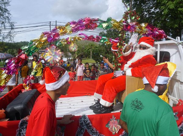 Menyambut Bulan Natal, Kota Sorong Gelar Karnaval Santa Claus