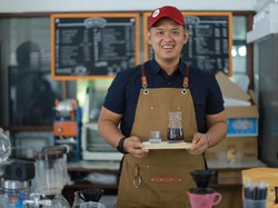 Mengenal Fadhlil, Dosen Unpad Sekaligus Barista