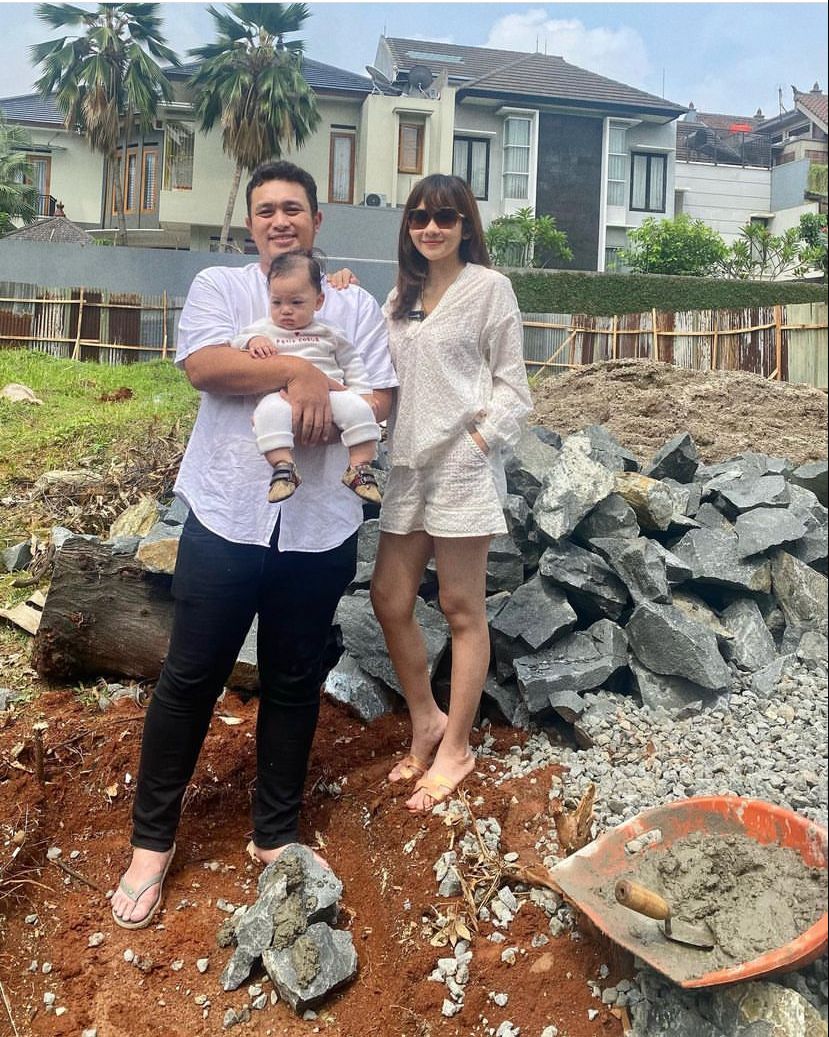 Peletakan Batu Pertama & Desain Rumah Gilang Dirga