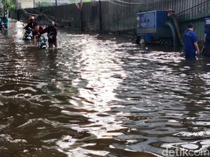 Update Banjir di Jakarta: 4 Ruas Jalan-10 RT Masih Tergenang