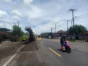 BPJN Ungkap Penyebab Jalan Berlubang di Jalur Maut Denpasar-Gilimanuk BPJN Ungkap Penyebab Jalan Berlubang di Jalur Maut Denpasar-Gilimanuk