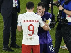 Messi dan Lewandowski Bisik-bisik, Bahas Apa Sih?
