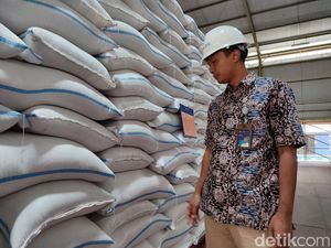 Stok Beras di Ponorogo Aman hingga 4 Bulan ke Depan Stok Beras di Ponorogo Aman hingga 4 Bulan ke Depan