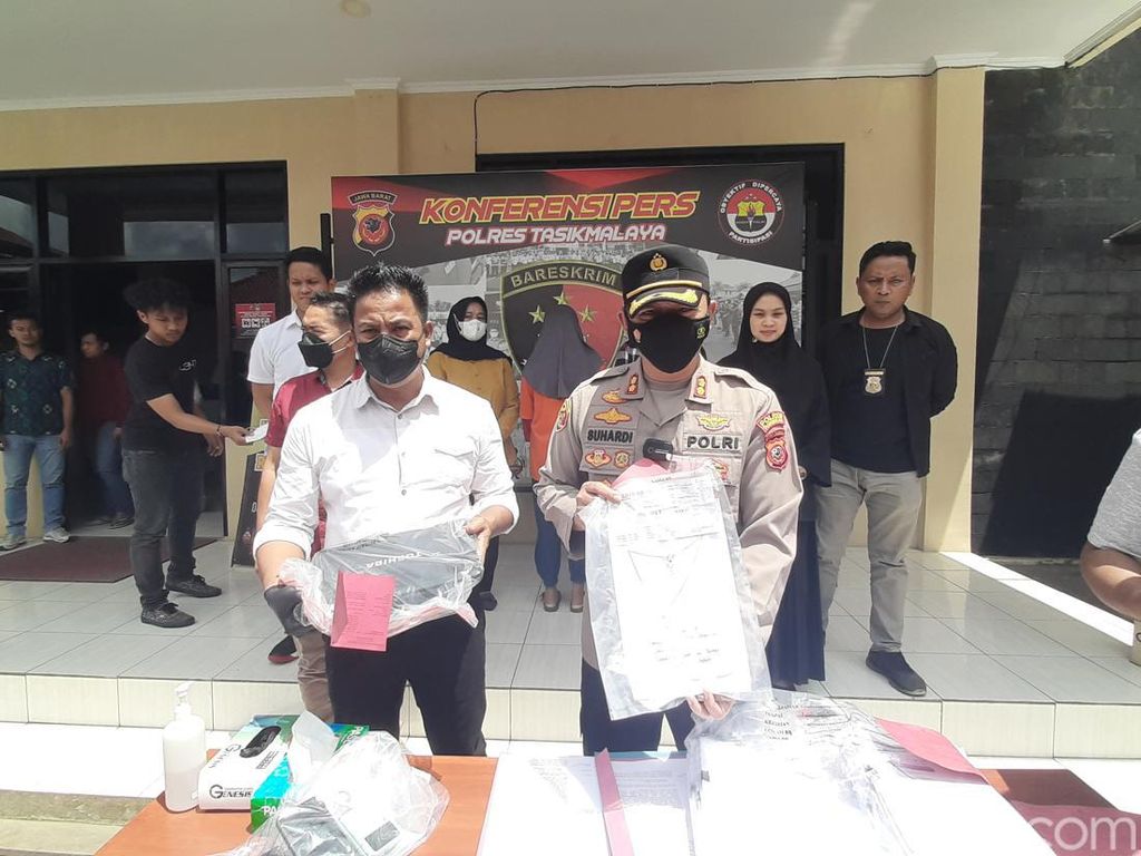 Wanita Otak Penipuan Investasi Bodong di Tasikmalaya Ditangkap! Wanita Otak Penipuan Investasi Bodong di Tasikmalaya Ditangkap!