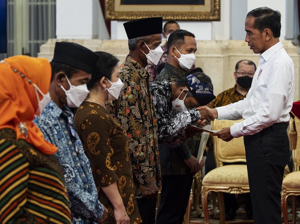 Jokowi Pesan Sertifikat Tanah Jangan Disekolahkan, Apa Lagi Buat Beli Mobil!