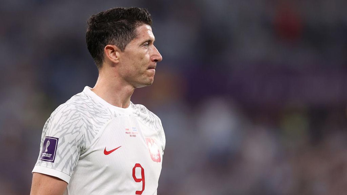 Robert Lewandowski mengakui menghadapi Prancis di babak 16 besar Piala Dunia 2022 jadi tantangan berat untuk Polandia (Foto: Getty Images/Julian Finney)