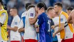 Momen Bisik-bisik Lewandowski dan Messi