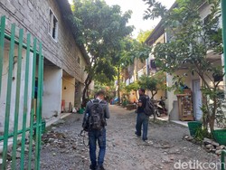 Densus 88 Tangkap Seorang Pedagang Buah di Gentan Sukoharjo