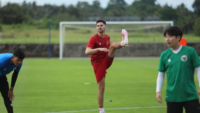 Sandy Walsh dalam pemusatan latihan timnas Indonesia jelang Piala AFF 2022.