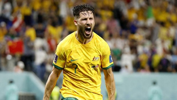 Soccer Football - FIFA World Cup Qatar 2022 - Group D - Australia v Denmark - Al Janoub Stadium, Al Wakrah, Qatar - November 30, 2022 Australia's Mathew Leckie celebrates scoring their first goal REUTERS/John Sibley