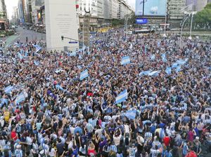 Lautan Manusia di Buenos Aires Rayakan Kemenangan Argentina
