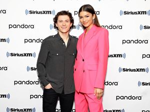 Perjalanan Cinta Zendaya dan Tom Holland, Dulu Partner Kerja Kini Tunangan Perjalanan Cinta Zendaya dan Tom Holland, Dulu Partner Kerja Kini Tunangan