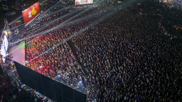 Tumpah Ruah Warga Bangladesh Nobar Argentina Vs Polandia