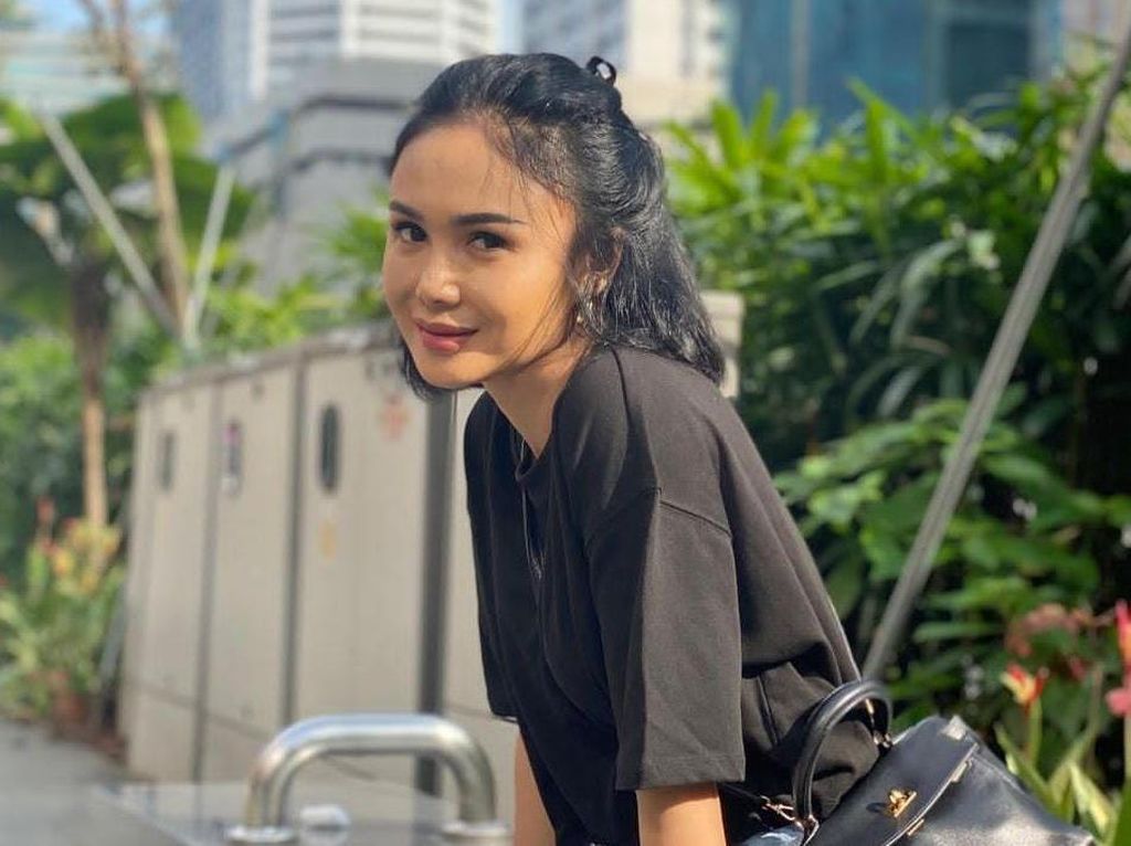 Ternyata Ini Rahasia Awet Muda Yuni Shara, Masih Bak ABG di Usia 50an Ternyata Ini Rahasia Awet Muda Yuni Shara, Masih Bak ABG di Usia 50an