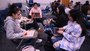 Potret Orientasi Mahasiswa Baru di Kampus AS