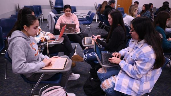 Potret Orientasi Mahasiswa Baru di Kampus AS