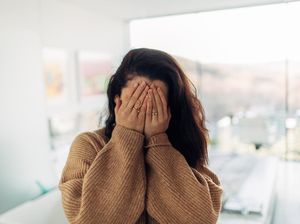 Apa Itu Introvert? Begini Ciri-ciri dan Jenis-jenisnya Apa Itu Introvert? Begini Ciri-ciri dan Jenis-jenisnya