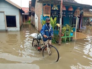 Banjir di Juwana Pati, Warga Evakuasi Perabot