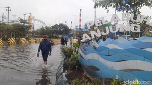 Potret Banjir Rob di Pelabuhan Tanjung Emas Semarang