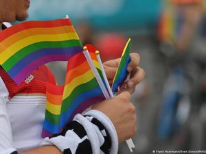 Benarkah Sepak Bola Jerman Sudah Mengakui Minoritas Seksual?