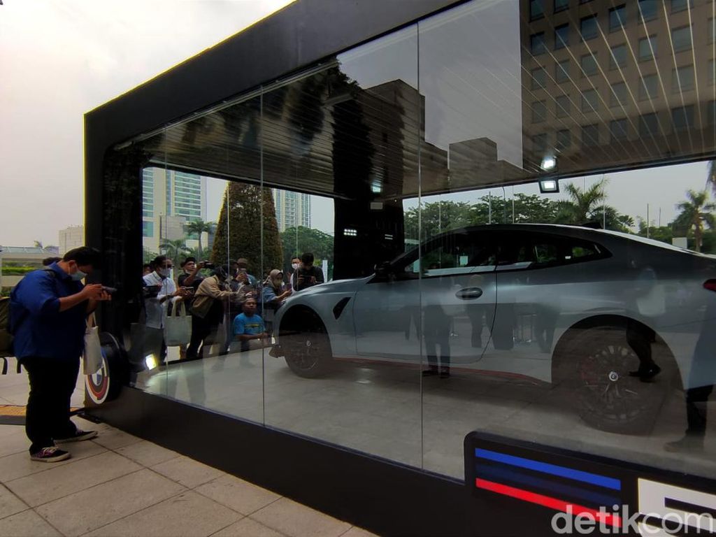 Melihat Lebih Dekat BMW M4 CSL, Mobil Super Langka Cuma Ada 2 di Indonesia Melihat Lebih Dekat BMW M4 CSL, Mobil Super Langka Cuma Ada 2 di Indonesia