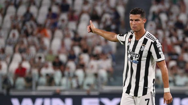   Cristiano Ronaldo of Juventus gestures during to the pre-season friendly match between Juventus and Atalanta BC at Allianz Stadium on August 14, 2021 in Turin, Italy. (Photo by Giuseppe Cottini/NurPhoto via Getty Images) (Photo by Giuseppe Cottini/NurPhoto via Getty Images)