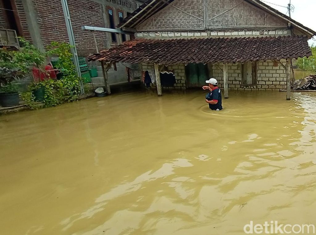 Mintobasuki Pati 3 Hari Terendam Banjir, Akses Putus-Bantuan Tak Datang Mintobasuki Pati 3 Hari Terendam Banjir, Akses Putus-Bantuan Tak Datang