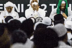 Dihadiri Habib Rizieq, Massa Reuni 212 Penuhi Masjid At-tin