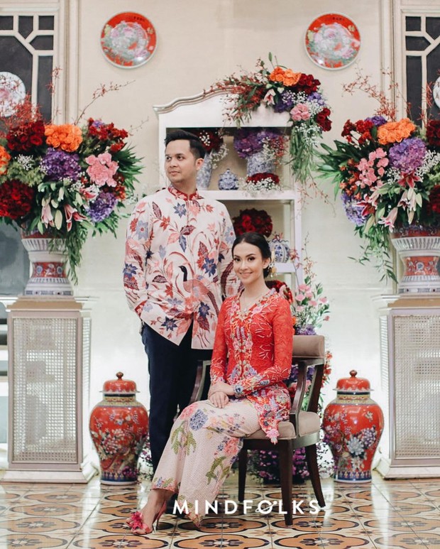 Foto: instagram.com/suryaabduh Kebaya lamaran Karina Nadila/