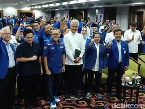 Diteriaki Presiden saat Hadiri Acara PAN Jateng, Ganjar Tersenyum