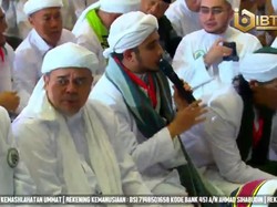Habib Rizieq dan Massa Reuni 212 Salat Subuh Berjemaah di Masjid At-Tin