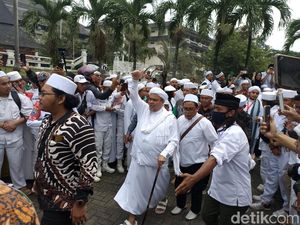 Acara Reuni 212 Selesai, Habib Rizieq Shihab Tinggalkan Masjid At-Tin