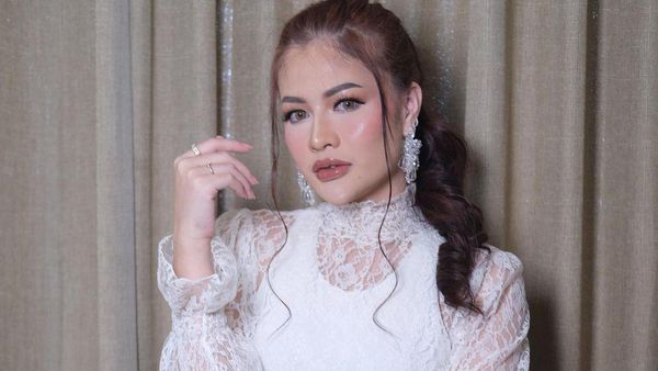 Hesty Klepek Klepek Tak Tertarik Jadi Model Meski Postur Tubuh Tinggi