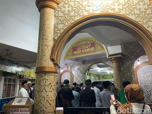 Jenazah Ferry Mursyidan Baldan Disalatkan di Masjid Dekat Rumah Jenazah Ferry Mursyidan Baldan Disalatkan di Masjid Dekat Rumah