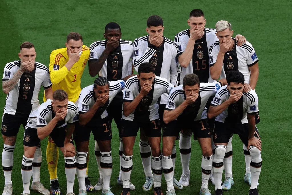 Jerman Tersingkir, Hansi Flick: Kesalahan Kalah Lawan Jepang Jerman Tersingkir, Hansi Flick: Kesalahan Kalah Lawan Jepang