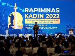 Jokowi Singgung Banyaknya Warna Kuning di Rapimnas Kadin