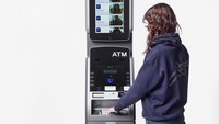 Unik Banget! ATM Ini Bisa Buat Kamu Pamer Saldo Rekening