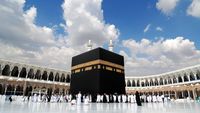 Istimewanya Kiswah Kabah, Terbuat dari Kain Sutra dan Berhias Benang Emas