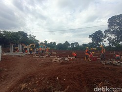 Pemandangan Tempat Relokasi Korban Gempa Cianjur Dekat TPA Sampah