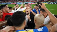Walid Regragui menjadi sosok yang paling disorot atas pencapaian Maroko. Dia berhasil membawa Singa Atlas lolos ke 16 besar Piala Dunia untuk pertama kalinya sejak 1986. (Michael Regan/Getty Images)