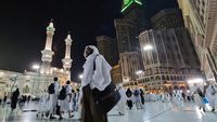 Brrrrr, Umat Muslim Rasakan Musim Dingin saat Beribadah di Mekkah dan Madinah