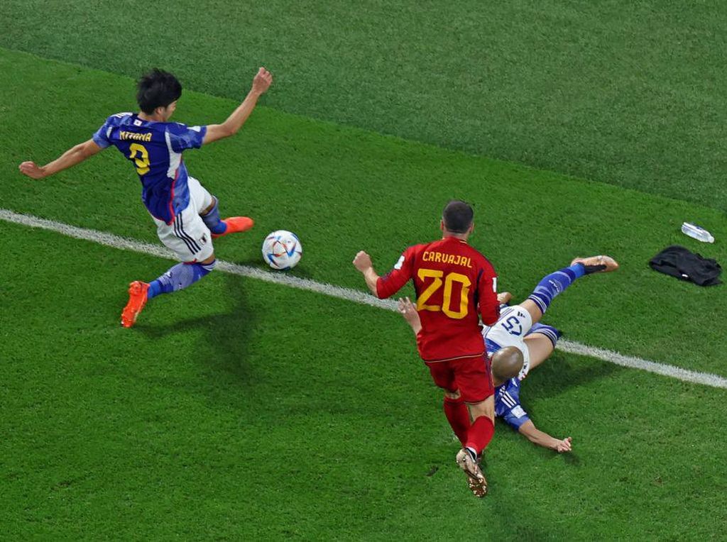Lihat Lagi Gol Kontroversial Jepang ke Gawang Spanyol
