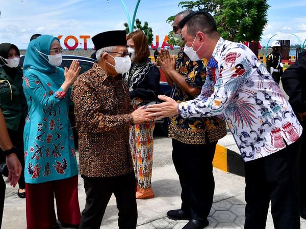 Menggali Potensi Pariwisata di Timur Indonesia