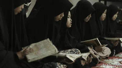 Mengintip Keseharian Santriwati Penghafal Alquran di Rumah Tahfiz Al Kautsar