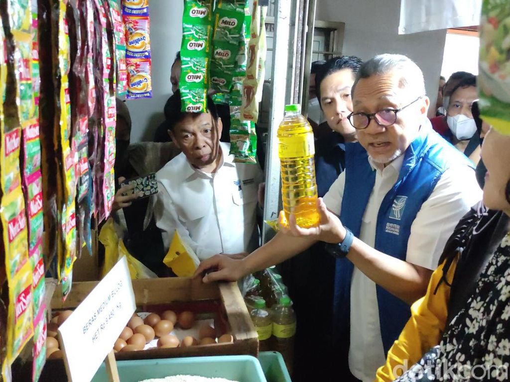 Pantauan di Pasar Semarang, Zulkifli Dicurhati Harga Minyak Goreng Curah Naik