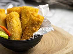 Wajib Coba! Risoles Ini Isinya Bukan Sayuran tapi Ayam Geprek