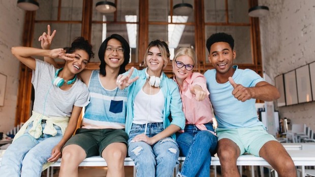 Orang-orang yang menjaga perdamaian/Foto: Freepik.com/lookstudio Keterampilan kecerdasan interpersonal yang wajib dikuasai