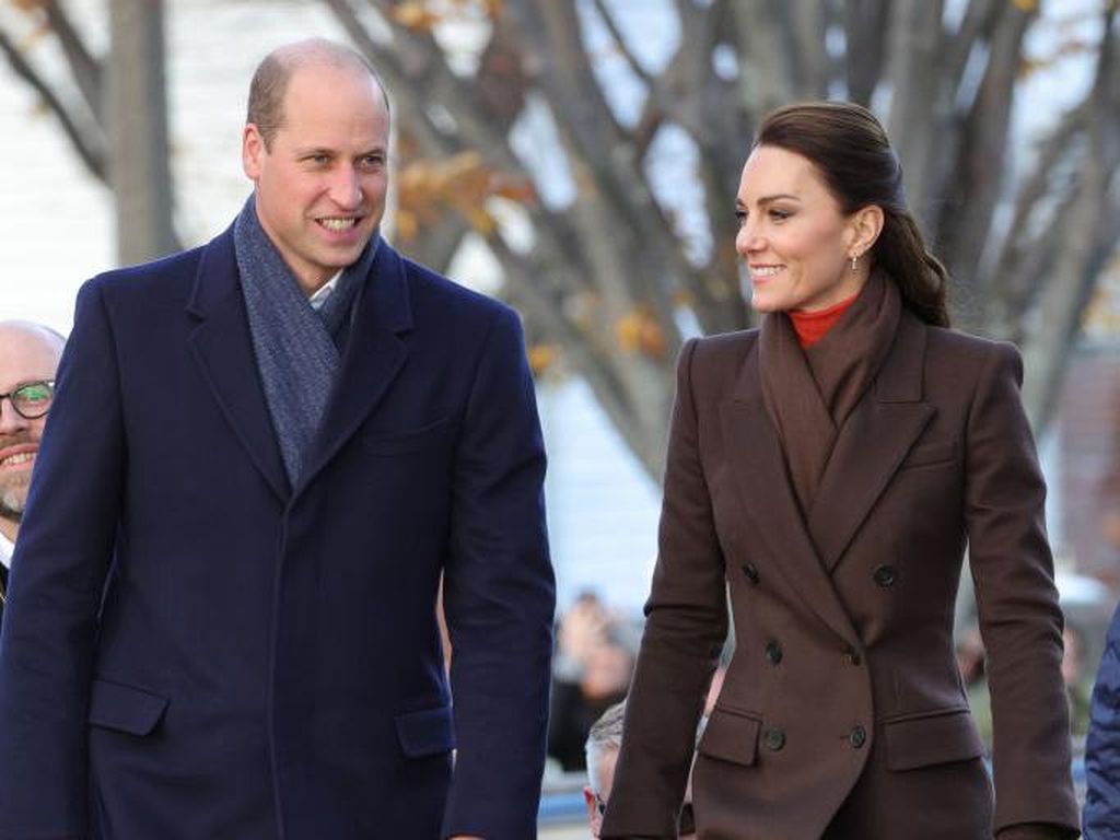 Pangeran William dan Putri Kate Rilis Foto Natal Keluarga, Tampil Sederhana